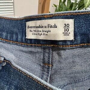 Abercrombie & Fitch Blue 90s ultra high rise Slim Straight Jeans